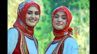 Motrat Burrniku - Muaji I Bekuar