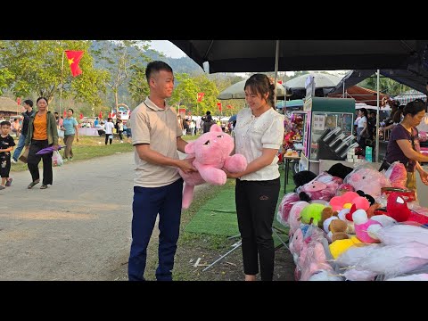 The boundless happiness of the engineer and the single mother at the festival...