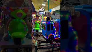 Download lagu Naik odong-odong vespa hijau bareng balon kuromi lucu mp3