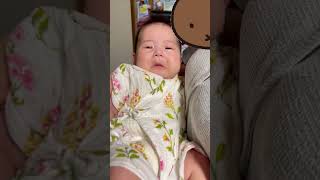 親戚のだっこで泣きっぱなしなうちの子#shorts