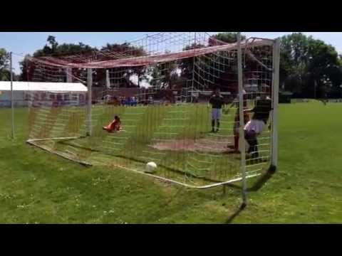 Na-competitie Zouaven A1 - RODA'23 A1. Stijn pikt ook zijn goaltje mee.