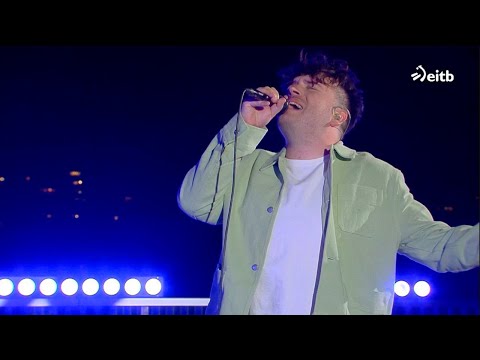 JANUS LESTER zuzenean - "Lau teilatu" EITB