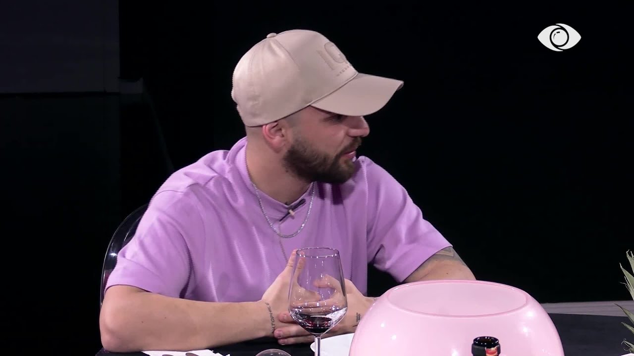 “Kam dashur të shkruaj një tekst për nënën ose babain, por…” / Rrëfimi emocionues i Olsit