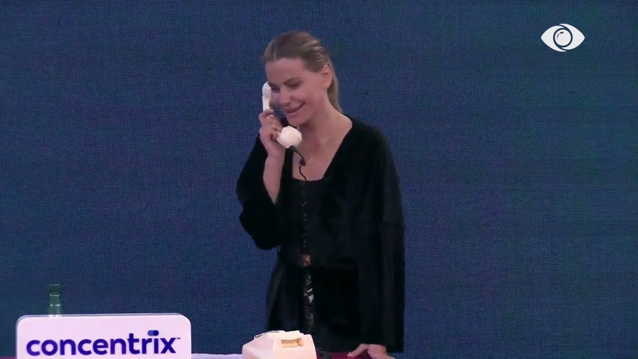 Valbona i përgjigjet telefonatës në anglisht