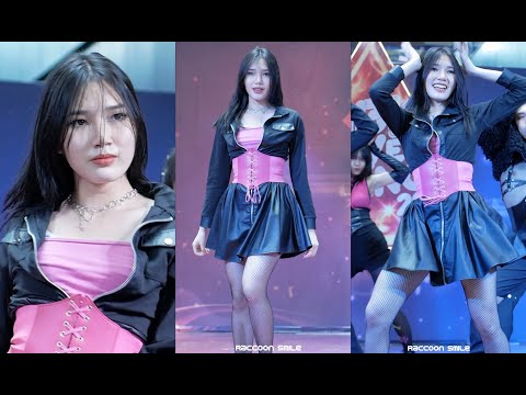 น้ำผึ้ง KARAMIND dance cover ITZY - lOCO,WANNABE @ MBK Cover Dance 2022 - 21.5.2022 - Fancam