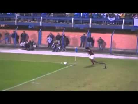 Гол Роналдиньо с углового