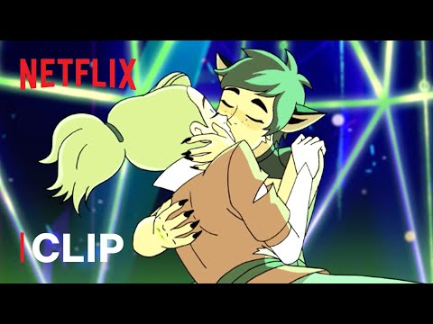 Catradora: The Kiss 😻 She-Ra and the Princesses of Power | Netflix Family