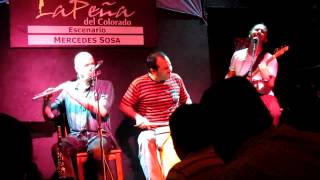 Juan Martín Medina+Zurdo Castagno-Solo por verte sonreir-Peña del Colorado 13-3-12.wmv