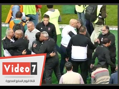 سلامات وأحضان بين البدري وحسام حسن قبل لقاء الأهلي والمصري