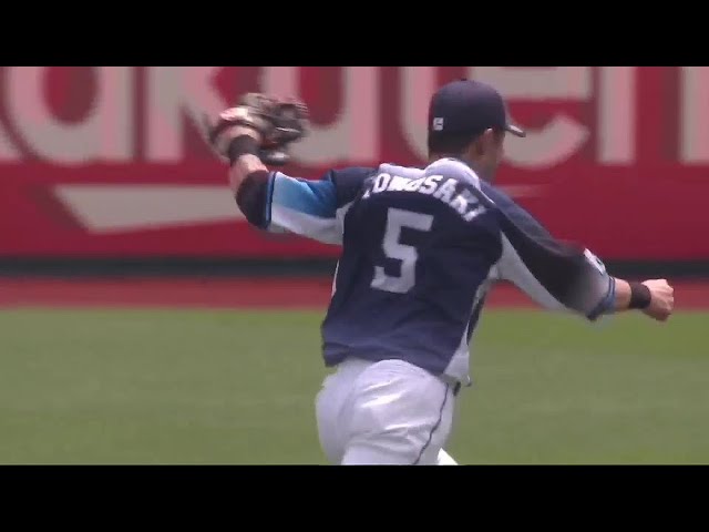 【2回裏】外崎たまらん!! ライオンズ・外崎修汰 後方の打球をジャンピングキャッチ!! 2022年6月26日 東北楽天ゴールデンイーグルス 対 埼玉西武ライオンズ