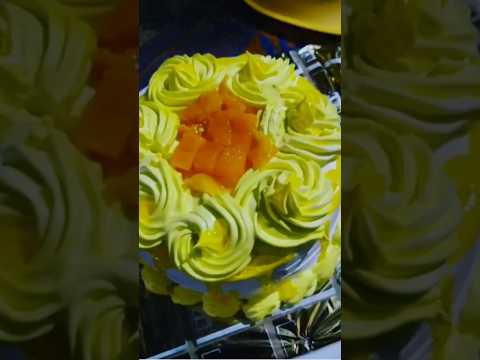 @shubhra's cake🎂🎂 @devkateshubhangi1997#homemadecake#mangocake#shorts#viral#channel#eglesscake 🎂🎂