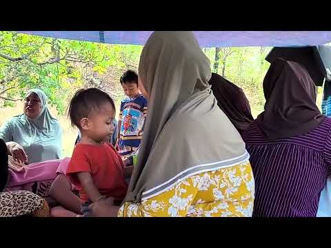 インドネシア地震で数千人避難、非常事態宣言 (Thousands evacuated, emergency declared after Indonesia quake)