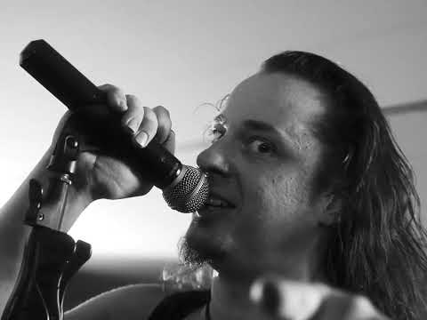 Koritni - No Strings Attached (Official Video)