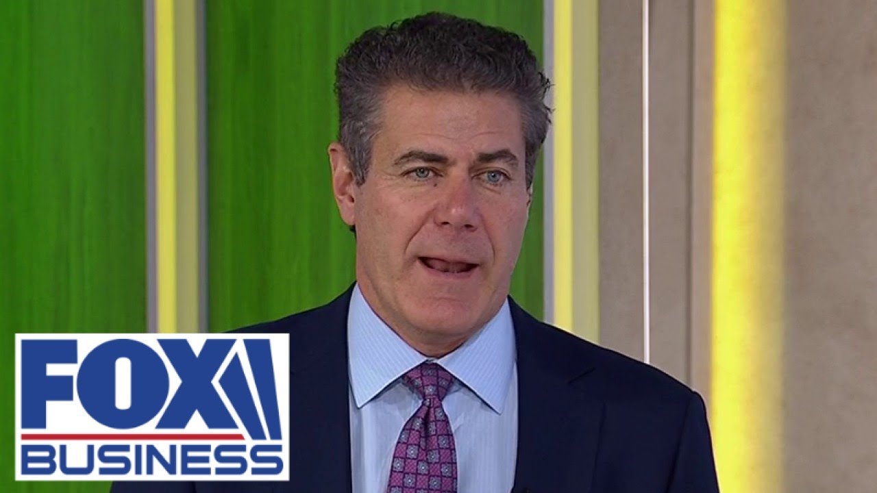 This creates 'widespread panic' among investors, expert says