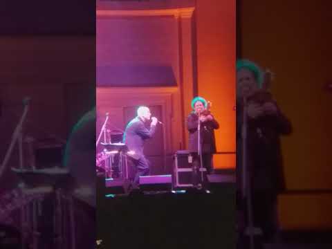 Il coraggio di ogni giorno - Enzo Avitabile e Peppe Servillo