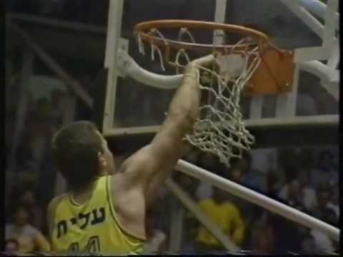 גמר פלייאוף 1985,מש' 3, מכבי ת"א - הפועל ת"א 66:76, אליפות