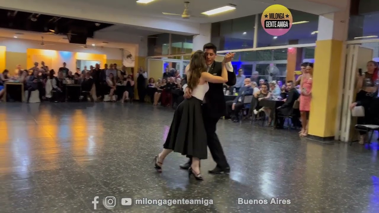 Christian Sicardi y Magdalena Maria  - Milonga Gente Amiga - 30/DIC/2023 (1/1)