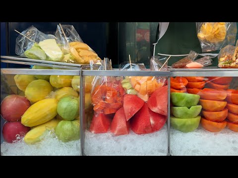 So Clean, So Fresh! Fruit Cutting in Bangkok