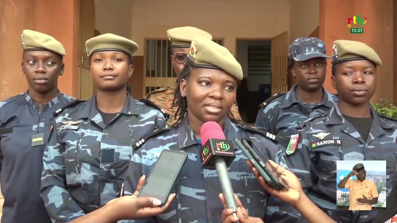 Le Personnel féminin de la 2e légion de gendarmerie de la ville de Sya tient une conférence publique