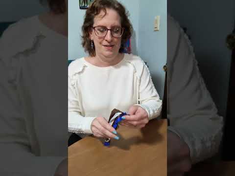 Walmart fake Snickers Review. Great Value "Peanut caramel and nougat bar".