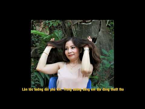 Thể hiện bởi Phương Thùy