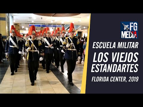 Marcha Los Viejos Estandartes (Himno Ejército de Chile) Banda Escuela Militar en Mall Florida Center