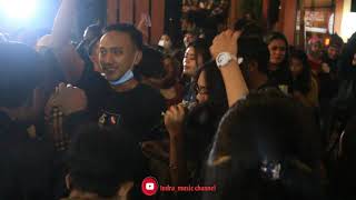 Download lagu DUA LALAKI - ADE ASTRID GERENGSENG TEAM ( LIVE ANGKRINGAN TEH ITA )#adeastrid mp3