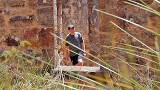 Exploring the Ruins of an Abandoned Hotel in Australia!