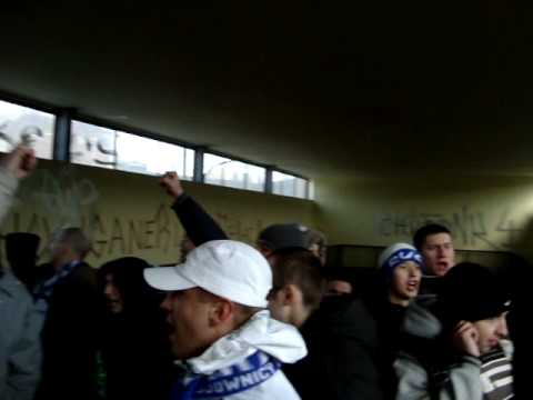 PRZED DERBAMI KIBICE RUCHU NA DWORCU SZOPIENICE 02-28-2009 ..1