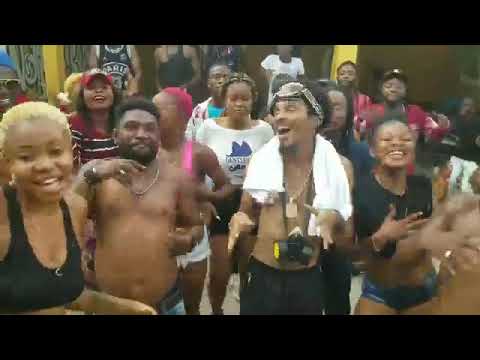 Robinio Mudimbu amateli ba dancesse naye namokongo