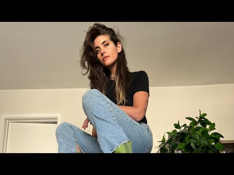 Leanne Bowes, 광고 회사 책상에서 팝 무대의 베이시스트가 되기까지
