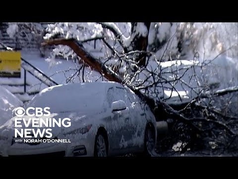 Denver snowstorm strands hundreds of drivers