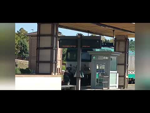 Arrivo e avvicinamento di una D.445 singola a delle MD