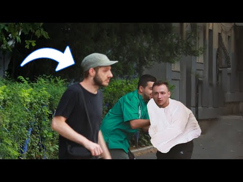 Scapat De La Nebuni PRANK | A Sarit La Bataie