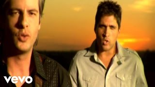 Victor & Leo - Nada es Normal (Nada Normal (Official Video))