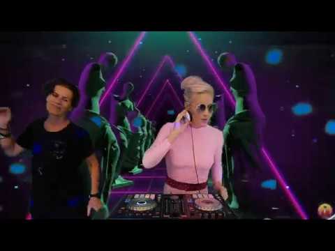 Miss Thunderpussy & DJ EStar Livestream  playing House