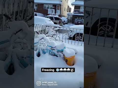 when farah want to play with snow ❄ ☃️❄