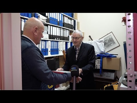 Overdracht archief Piet Castricum aan ADO'20