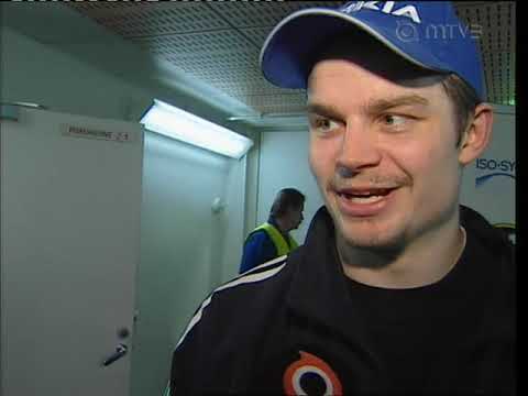 Tunnelmia ennen ja jälkeen toista finaalia (2004)