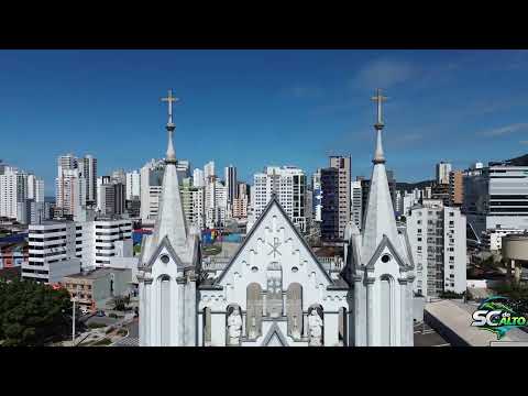 ITAJAÍ VISTA DO ALTO 🚁 | Da Igreja Matriz ao Porto de Itajaí e Navegantes