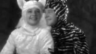 Cat Women - Sittin&#39; On A Backyard Fence - Busby Berkeley (1933)