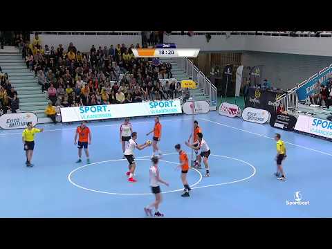 The cross-finals of the indoor Korfball competition 2017