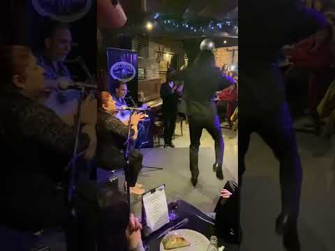 Vico Zapata tangos con Argentina Cádiz y Rodrigo Gonzalez en Mala Cara Flamenco