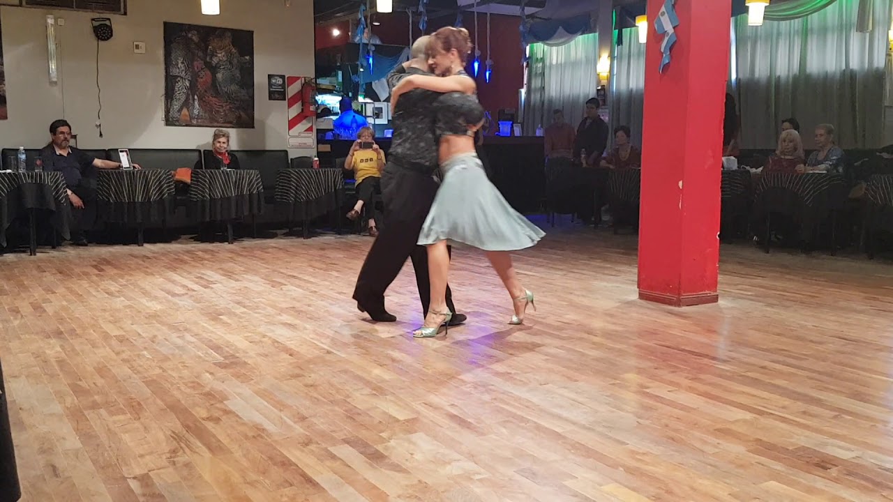 Claudia Jakobsen y "Carlitos" Díaz milonga en Sol de Arrabal Milonga (13-sept-18)