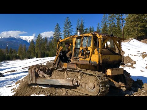 Building our Montana Homestead Part 1 - Elvie Digging Basement with Ancient Dozer