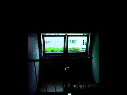 Mein Ghetto, mein Block, meine Nachbarn: kurdische Nachbarin hört laut Musik