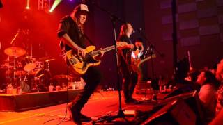 Blind Melon performs The Pusher on New Year&#39;s Day 2016