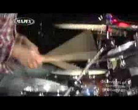 Solo Performance - on drums:  Thomas Heinz