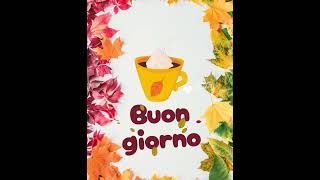 Buongiorno autunnale con caffe e foglie