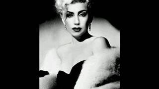 Gaga sings the ingenious Cole Porter (Everytime we say Goodbye)